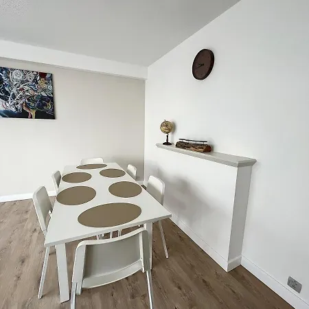 Tirou 3 Centre - Gare - Aeroport Appartement Charleroi Buitenkant foto
